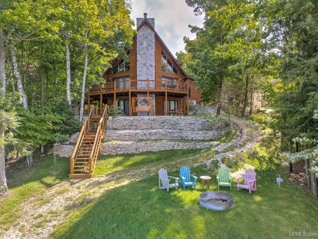House in Manistique, Michigan, United States 1 - 18307266