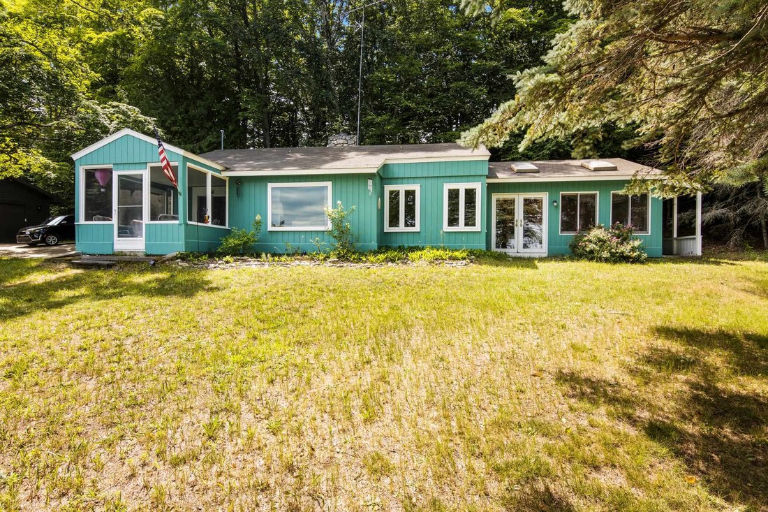 House in Elk Rapids, Michigan, United States 2 - 18307786