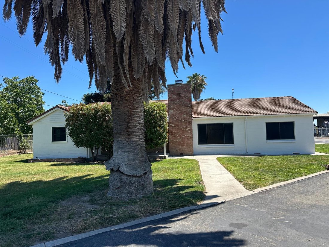 House in Modesto, California, United States 1 - 17303616