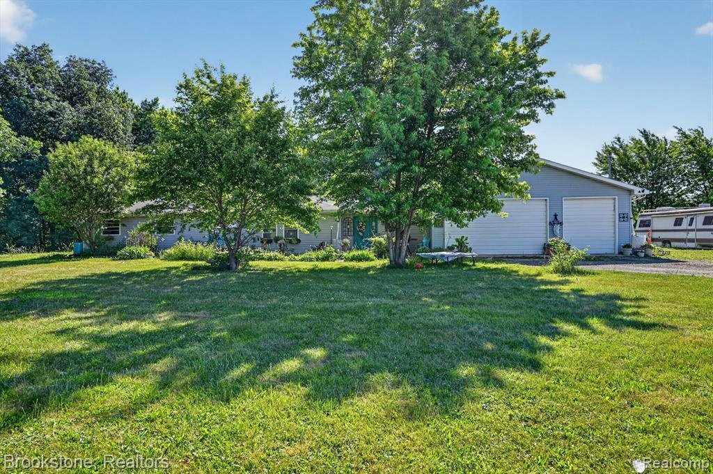 House in Ottawa Lake, Michigan, United States 1 - 18307238
