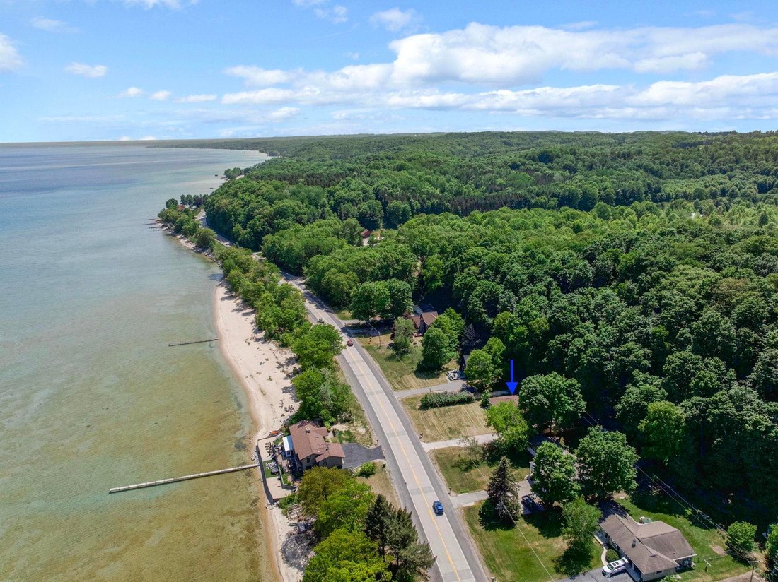 House in Garfield Township, Michigan, United States 1 - 18308905
