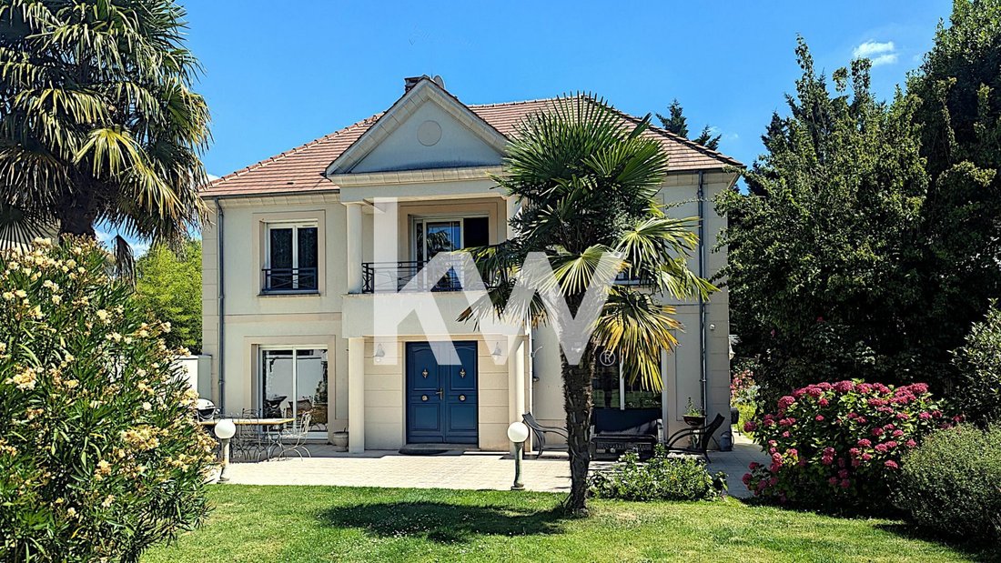 House in Le Petit Lac, Saint-Gratien, France 1 - 16756223