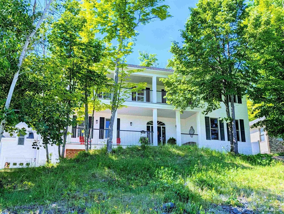 House in Marquette, Michigan, United States 2 - 18309722