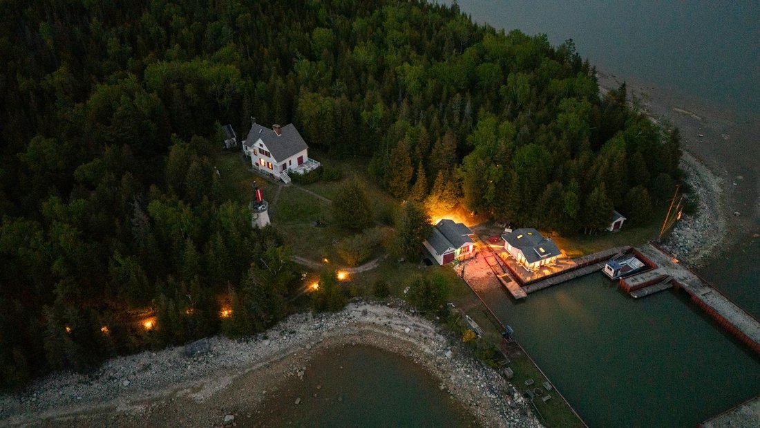De Tour Village, Michigan, United States 2 - 18308969