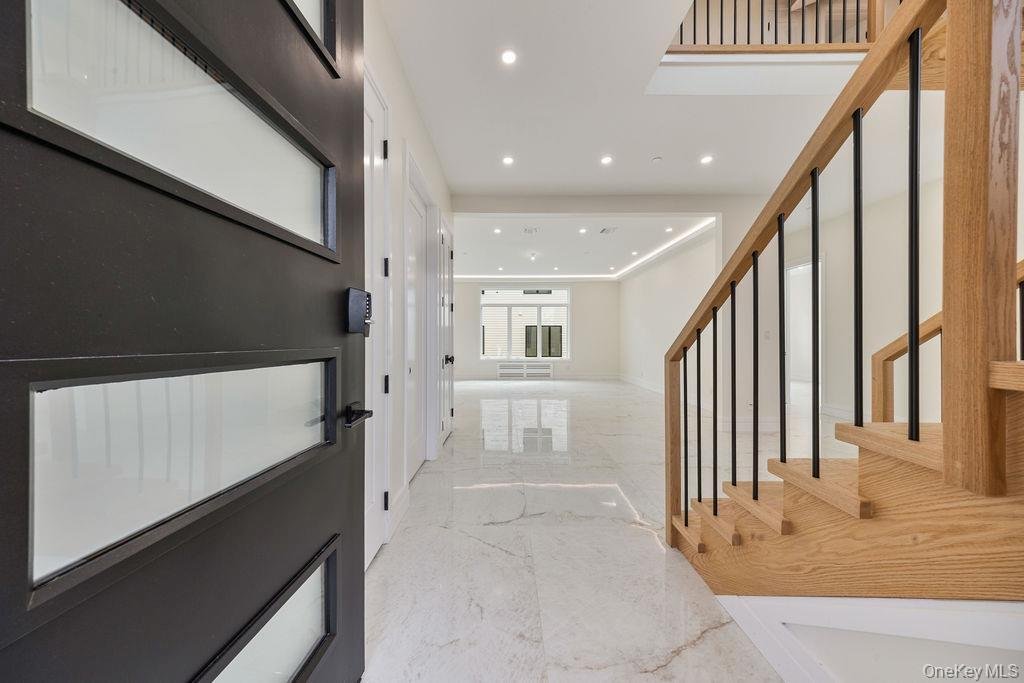 Condo in Spring Valley, New York, United States 3 - 18306136