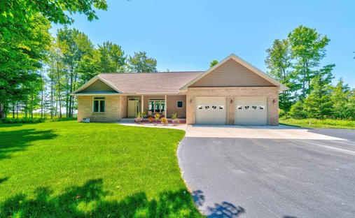 House in Manistique, Michigan, United States 1