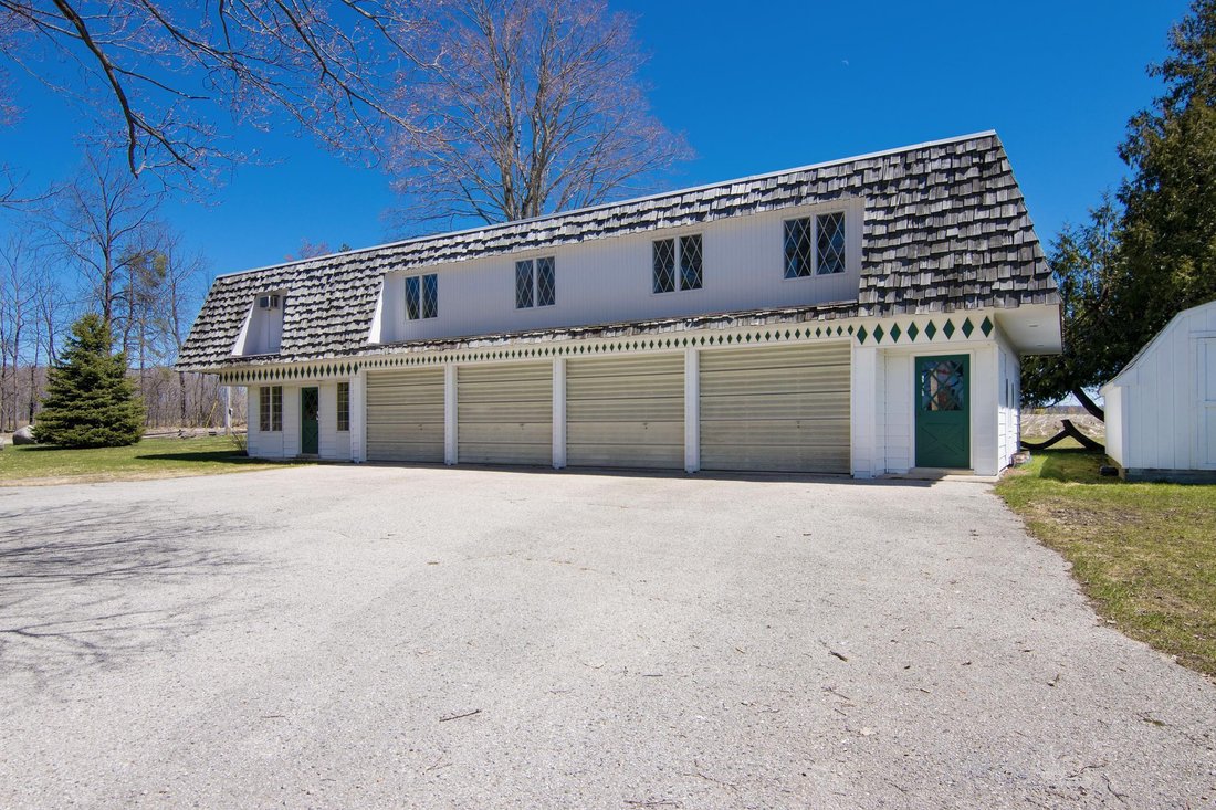 House in East Jordan, Michigan, United States 3 - 18310109