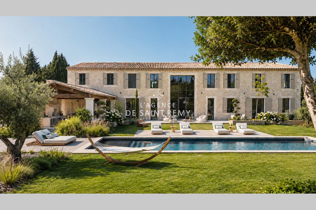 Villa in Saint-Rémy-de-Provence, Provence-Alpes-Côte d'Azur, France 1 - 18045014