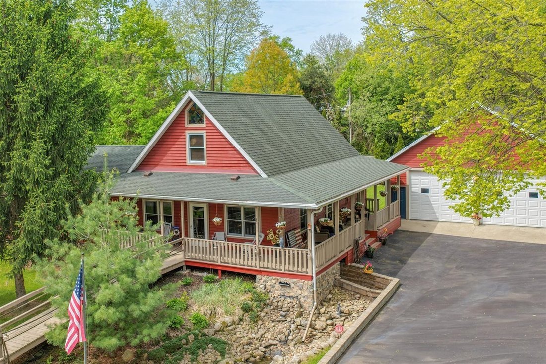 House in Cassopolis, Michigan, United States 1 - 18307640