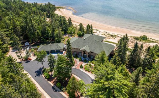 House in Manistique, Michigan, United States 1