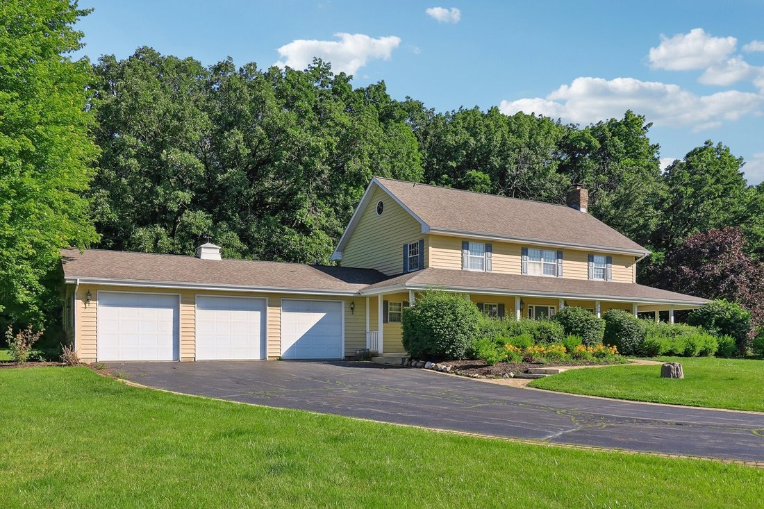 House in Antioch, Illinois, United States 3 - 18306645
