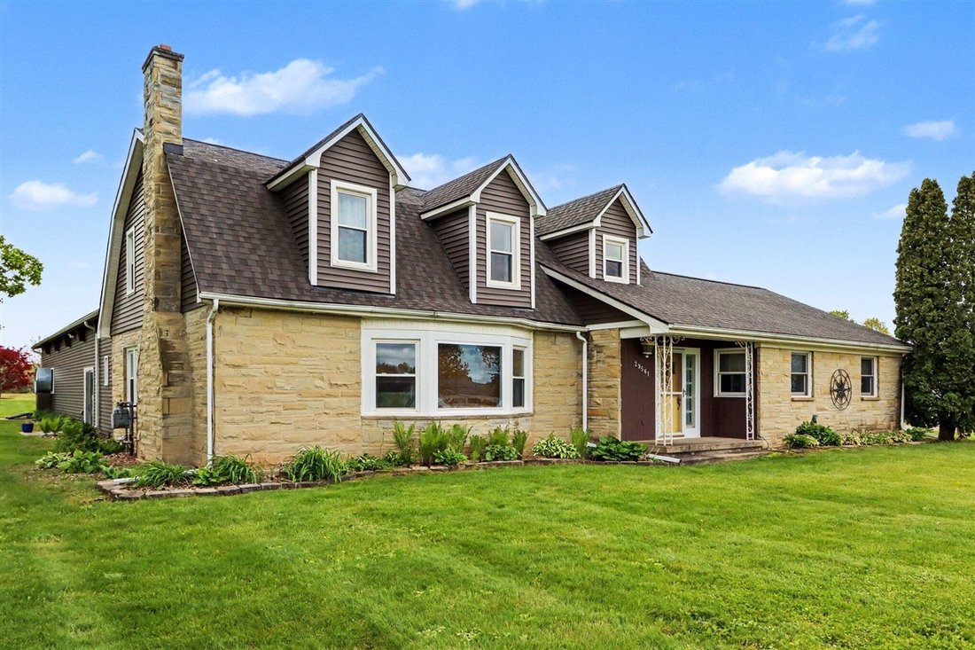 House in Paw Paw, Michigan, United States 1 - 18307073
