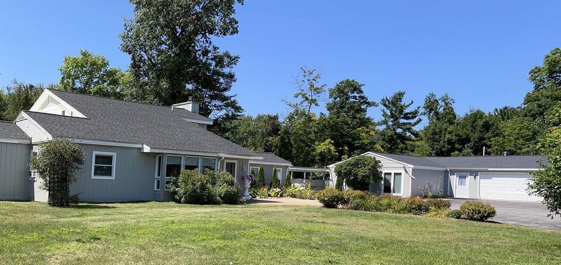 House in Williamsburg, Michigan, United States 1 - 18310150