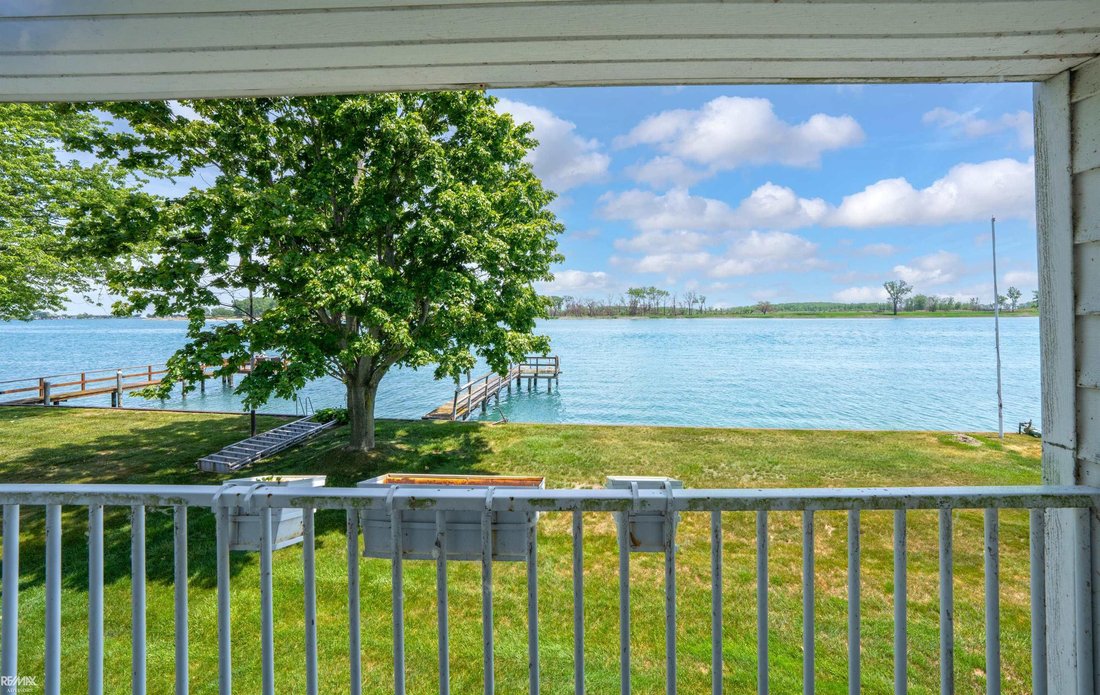 House in Clay Township, Michigan, United States 1 - 18307194