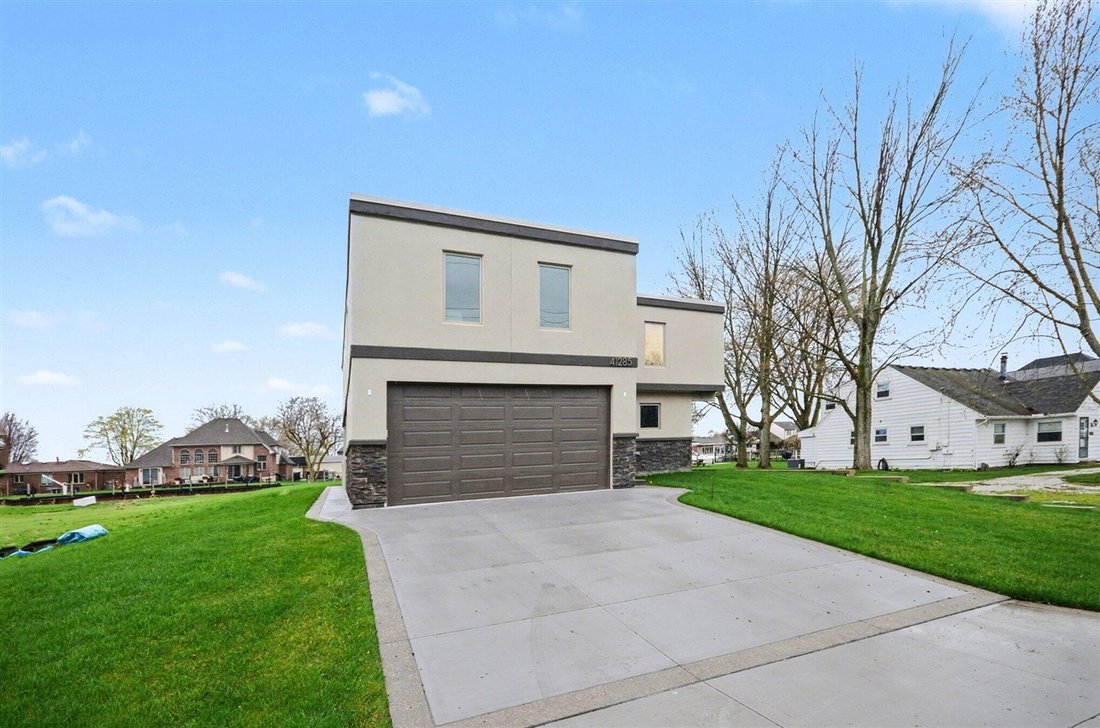 House in Mount Clemens, Michigan, United States 5 - 18307063