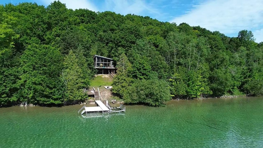 House in Elk Rapids, Michigan, United States 1 - 18310099