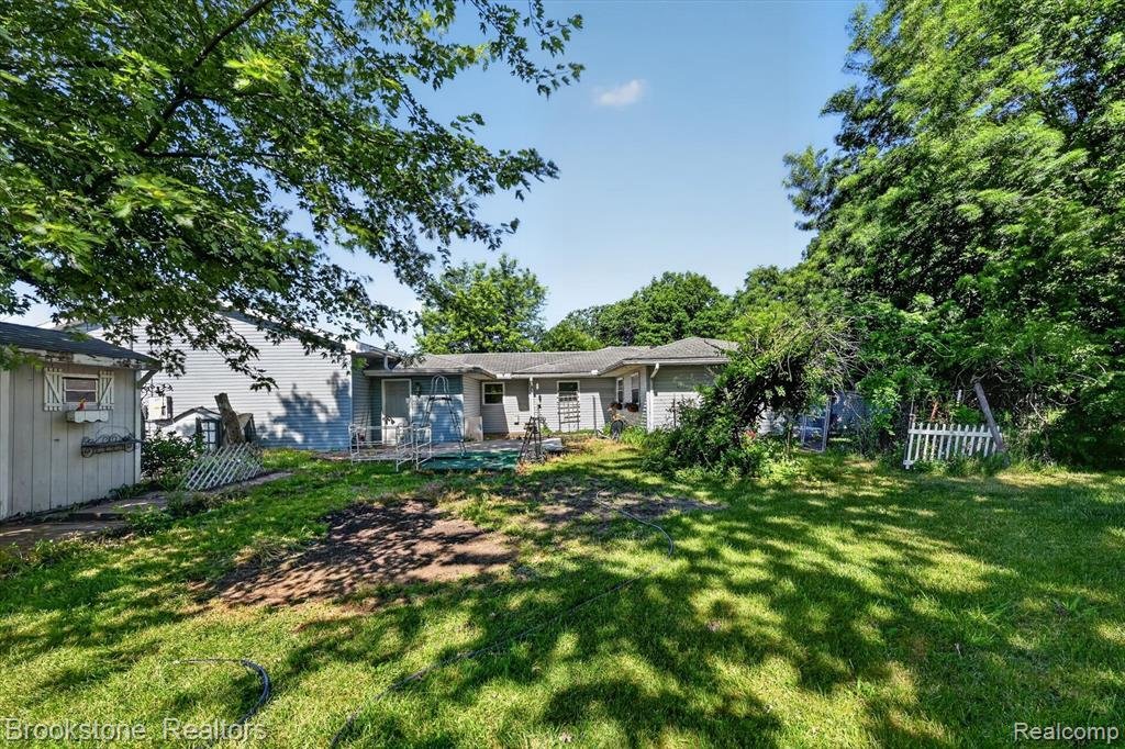 House in Ottawa Lake, Michigan, United States 4 - 18307238