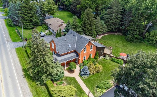 House in Hamilton, Ontario, Canada 1