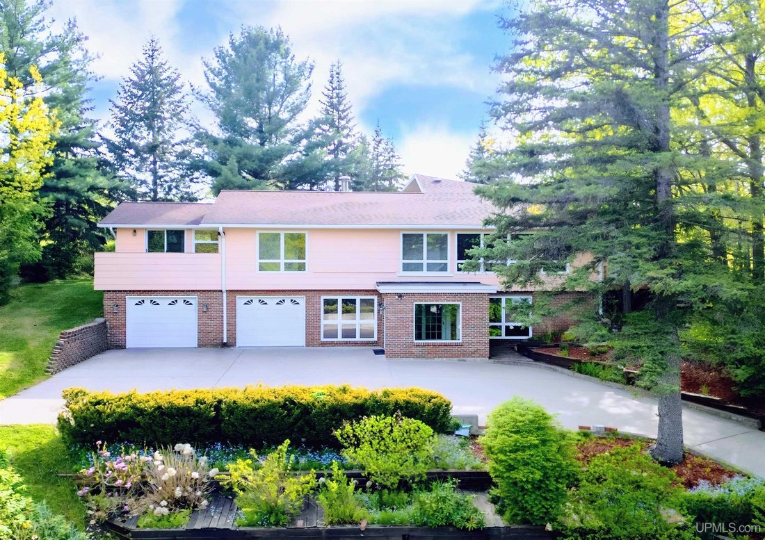 House in Marquette, Michigan, United States 1 - 18307678