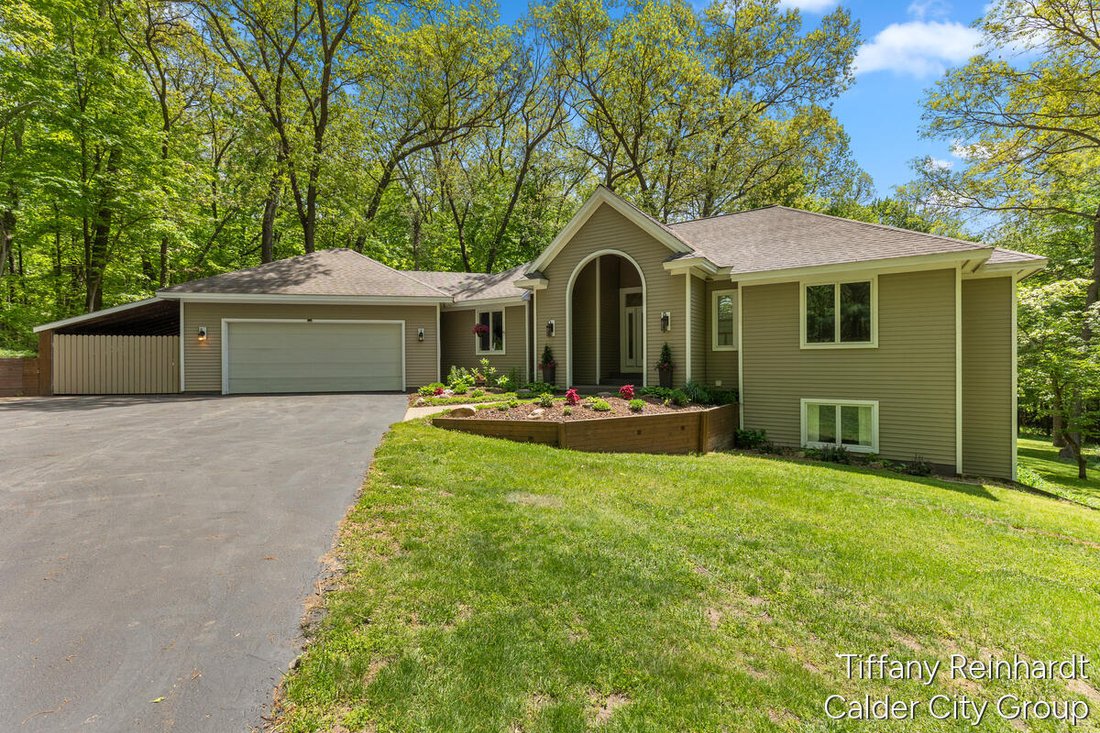 House in Lowell, Michigan, United States 2 - 18307685