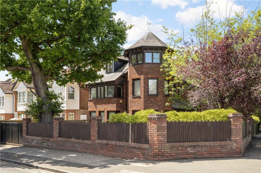 House in Cottenham Park, Merton, England 1 - 18305998