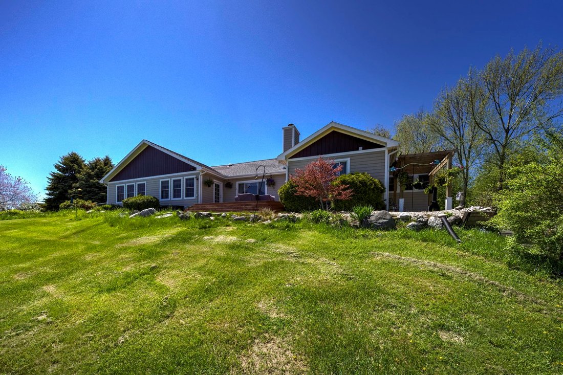 House in Suttons Bay, Michigan, United States 2 - 18308271