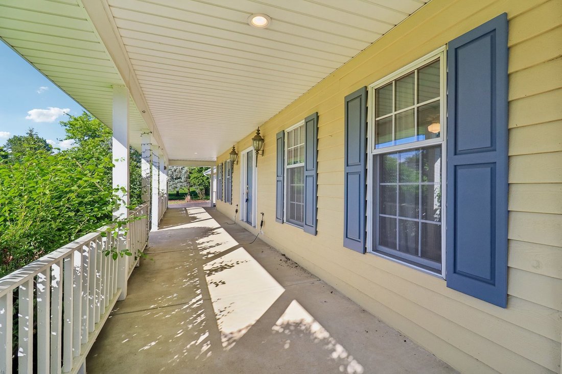 House in Antioch, Illinois, United States 5 - 18306645