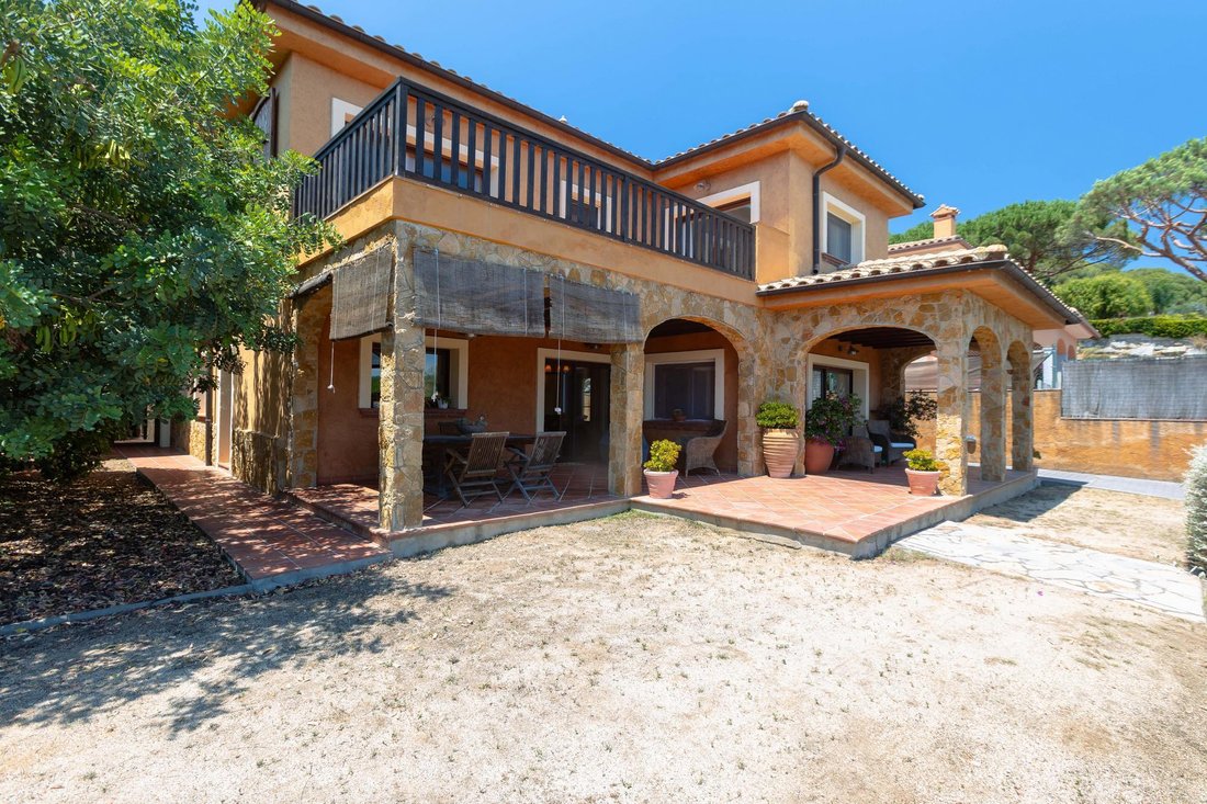 Villa in Argentona, Catalonia, Spain 2 - 18306190