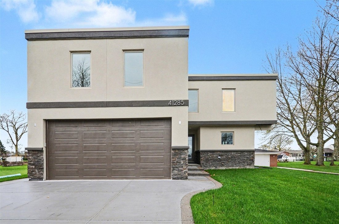 House in Mount Clemens, Michigan, United States 3 - 18307063