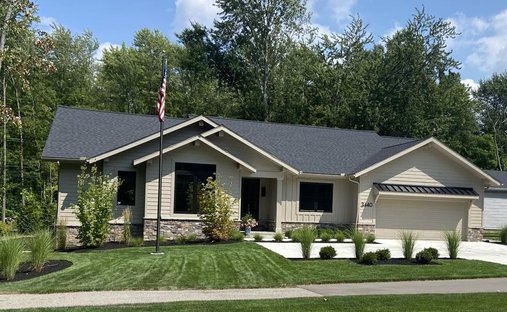 House in Lake Angelus, Michigan, United States 1
