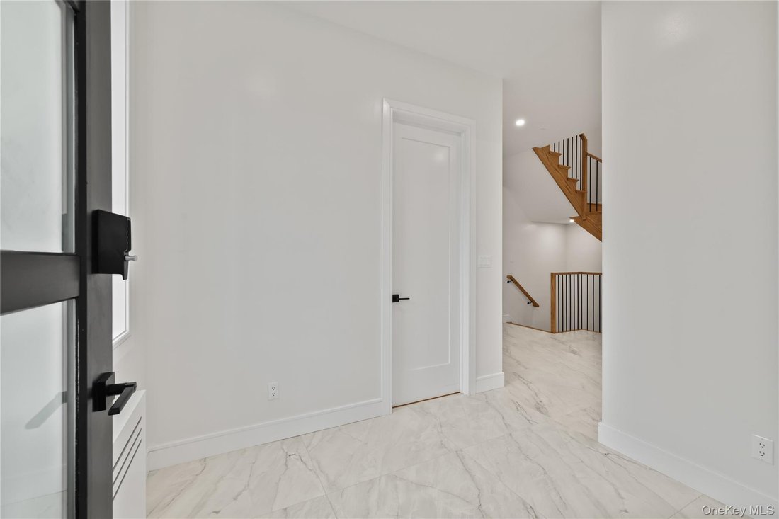 Condo in Spring Valley, New York, United States 3 - 17967715