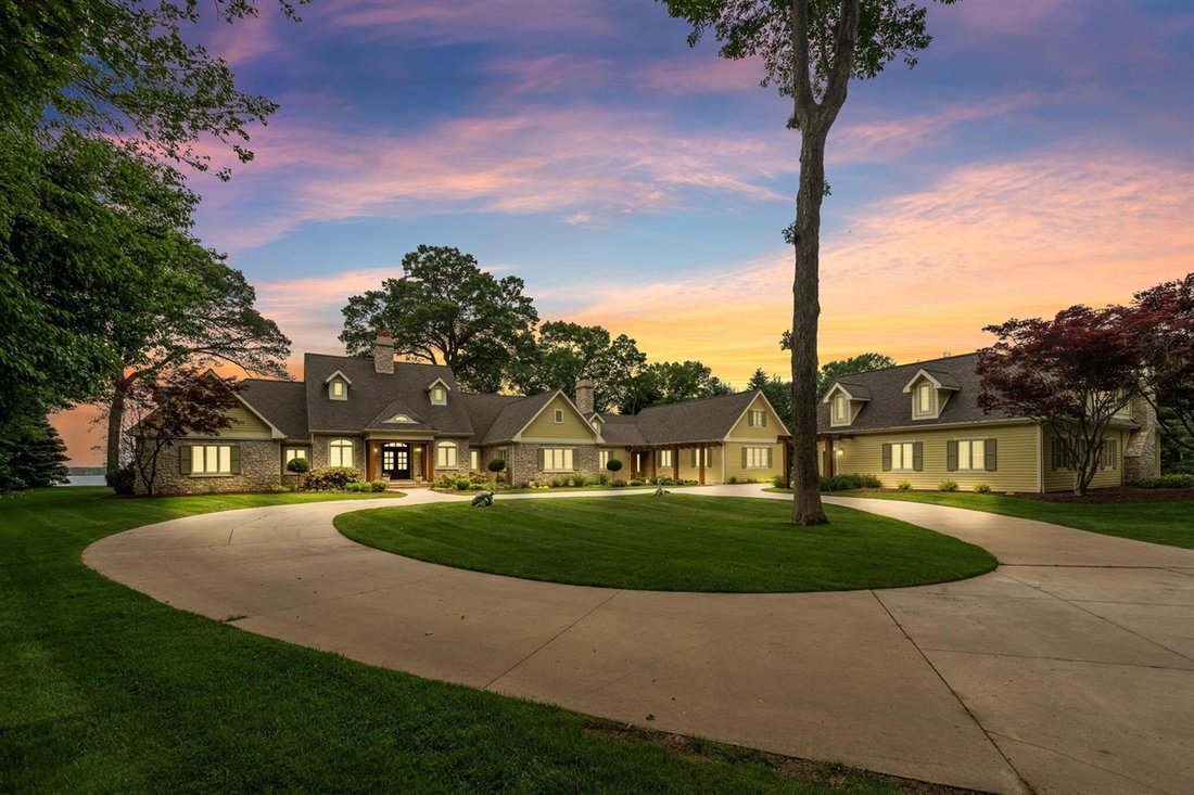 House in North Muskegon, Michigan, United States 3 - 18307091