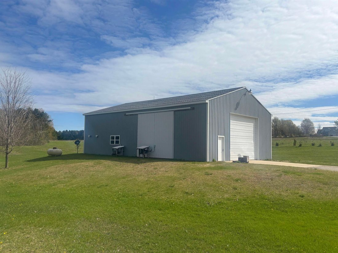 House in Williamsburg, Michigan, United States 5 - 18307132