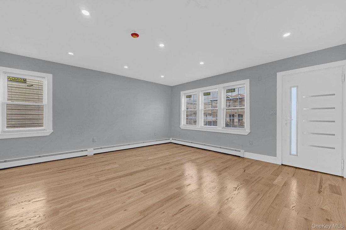 House in New York, New York, United States 4 - 18306097