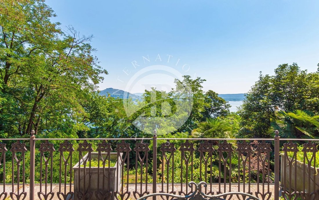 Villa in Meina, Piedmont, Italy 4 - 18305940