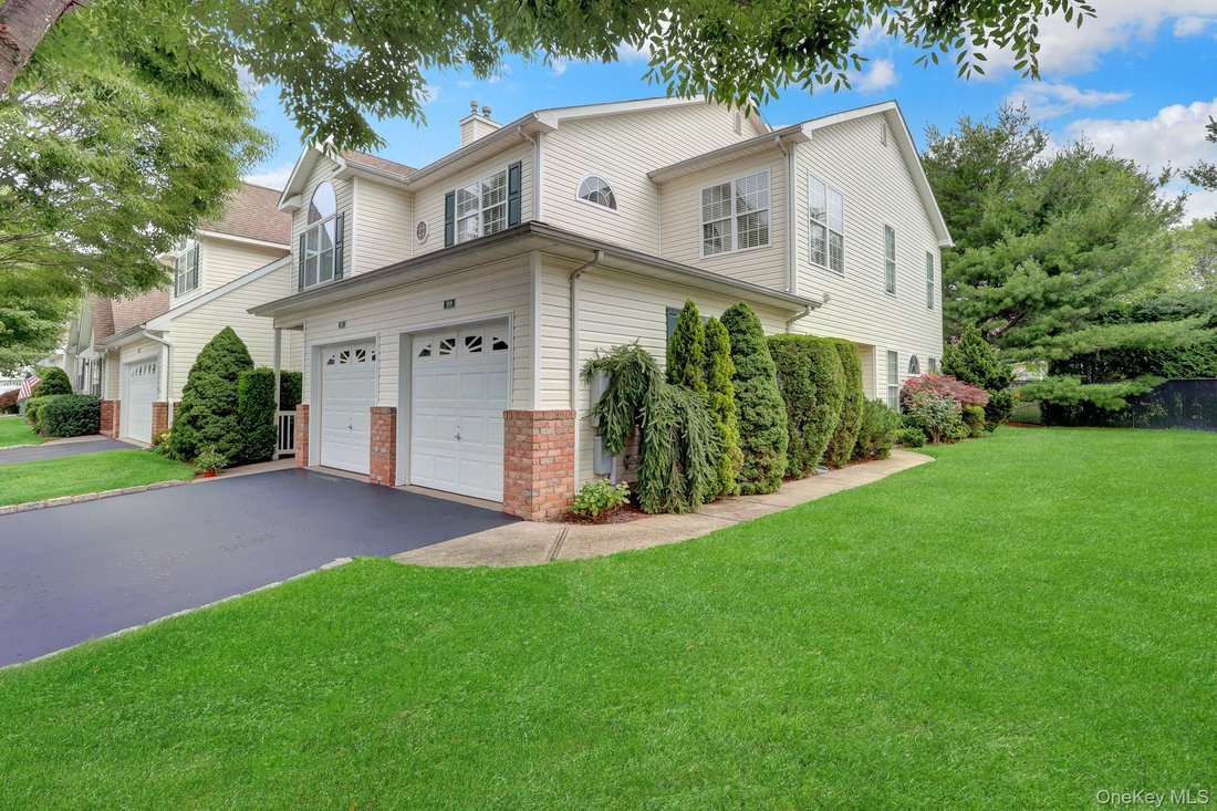 Condo in Mount Sinai, New York, United States 3 - 18306648