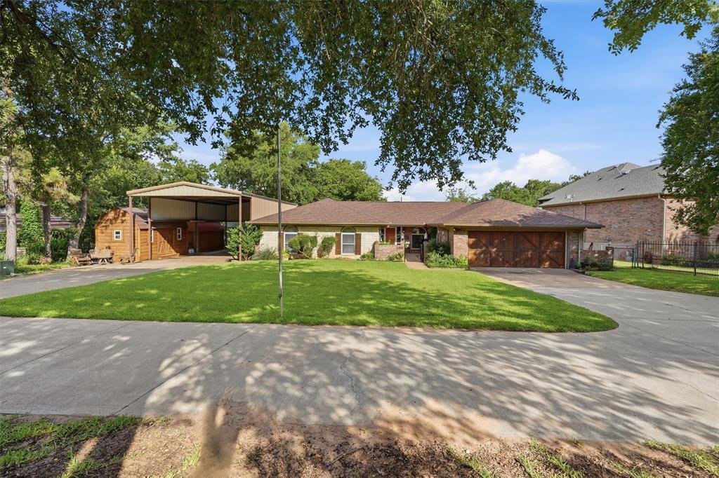 House in Granbury, Texas, United States 4 - 18306871