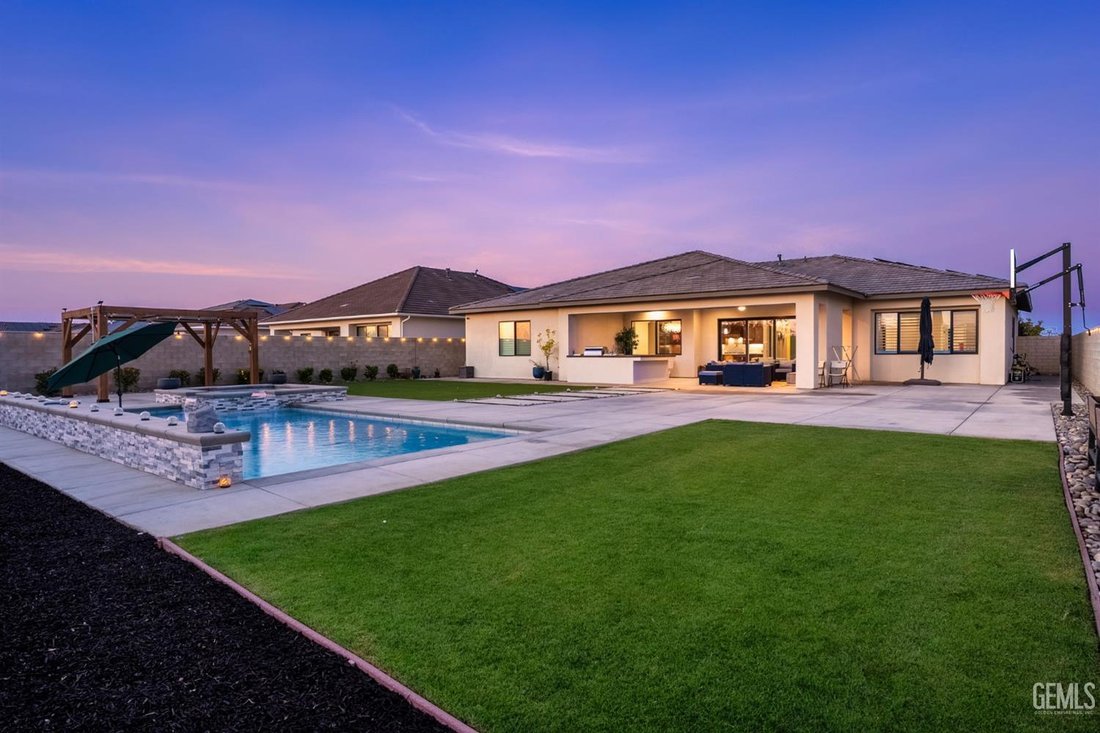 House in Bakersfield, California, United States 4 - 18306147