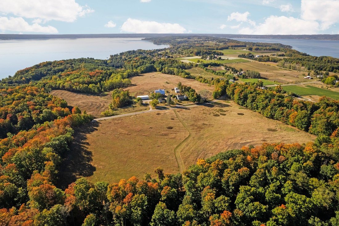 House in Traverse City, Michigan, United States 2 - 18309386
