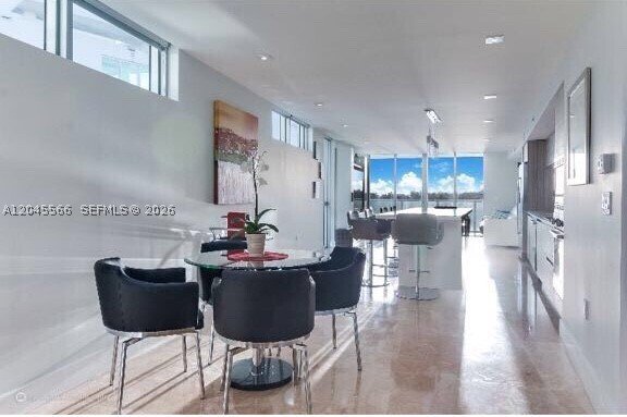 Condo in Miami Beach, Florida, United States 4 - 18306435
