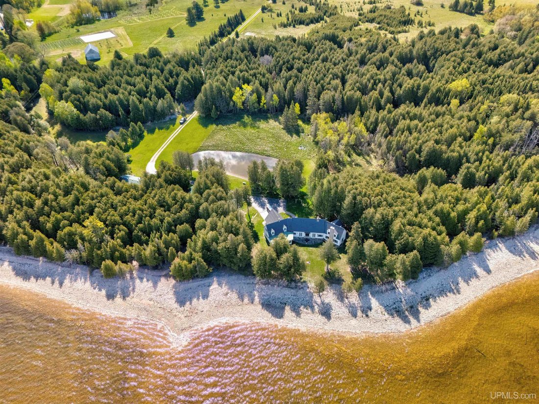 House in Garden, Michigan, United States 1 - 18307689