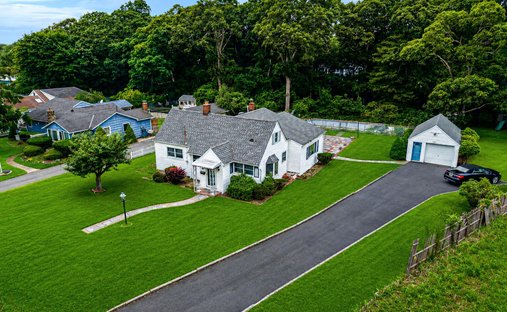 House in East Patchogue, New York, United States 1
