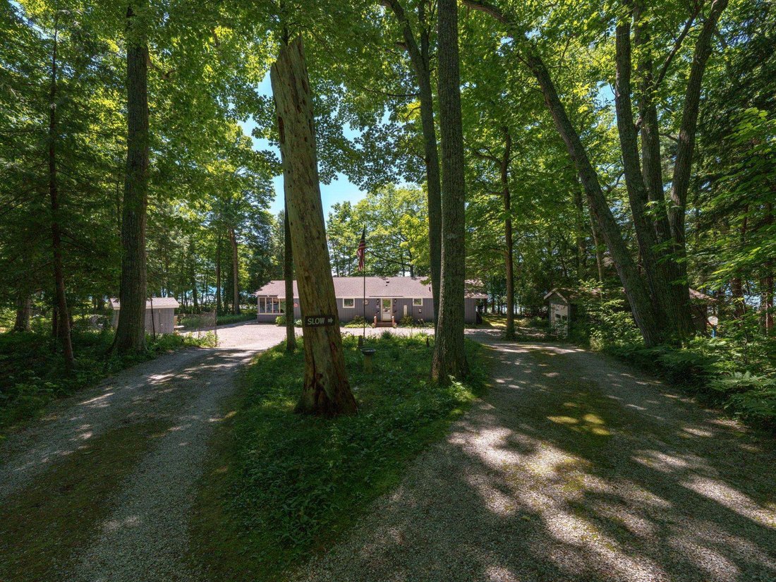 House in Suttons Bay, Michigan, United States 4 - 18307519