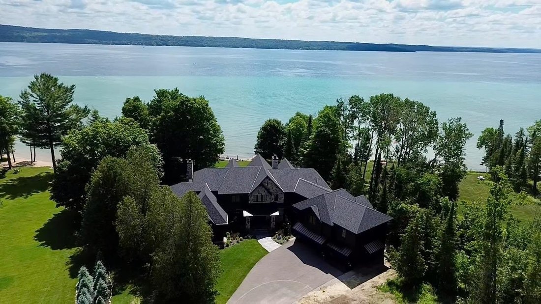 House in Elk Rapids, Michigan, United States 1 - 18309743