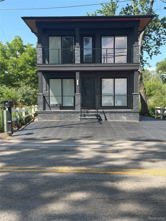 House in Walled Lake, Michigan, United States 2 - 18307446