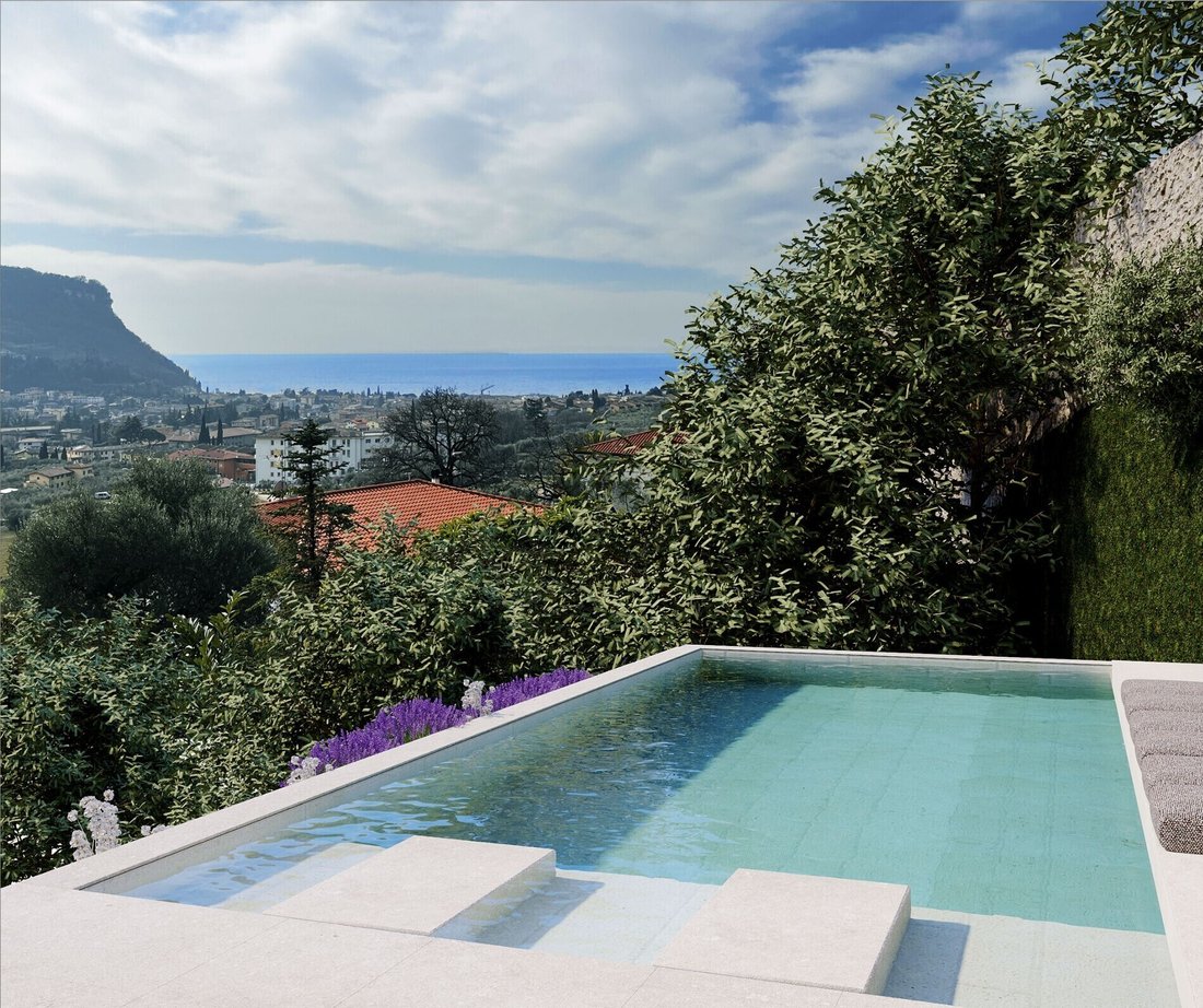 Villa in Garda, Veneto, Italy 3 - 16041217