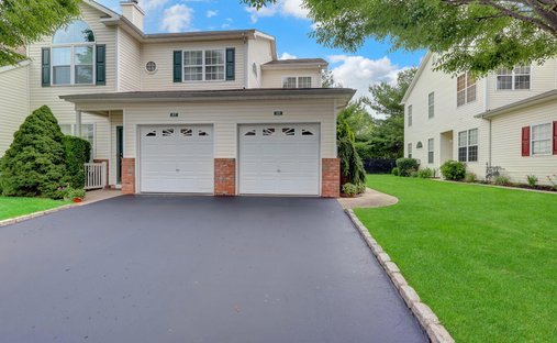 Condo in Mount Sinai, New York, United States 1