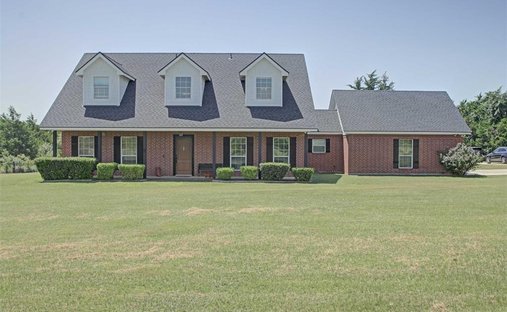 House in Cleburne, Texas, United States 1