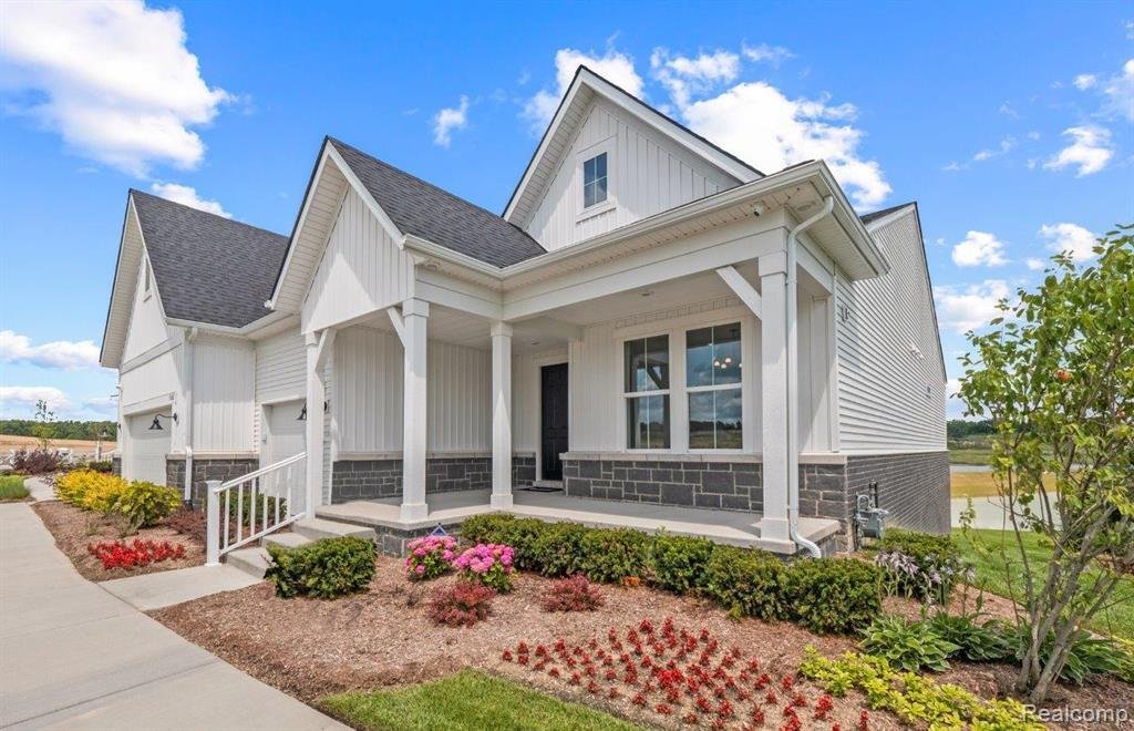 Condo in Milford Charter Township, Michigan, United States 2 - 18308671