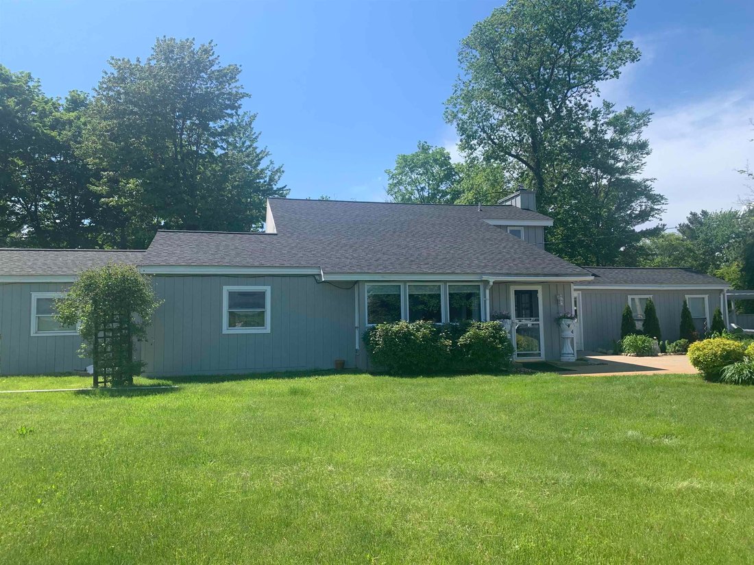 Williamsburg, Michigan, United States 3 - 18307207